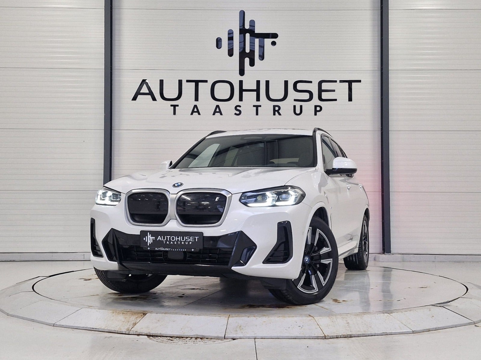 BMW iX3  Charged M-Sport
