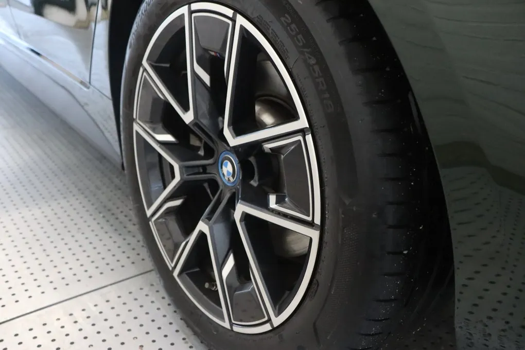 BMW i4 eDrive35 M-Sport