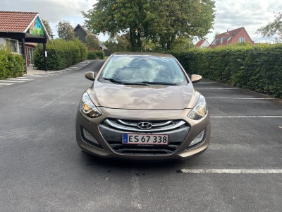 Hyundai i30 1,6 CRDi 110 Style Eco 5d