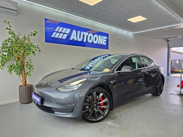 Tesla Model 3  Performance AWD