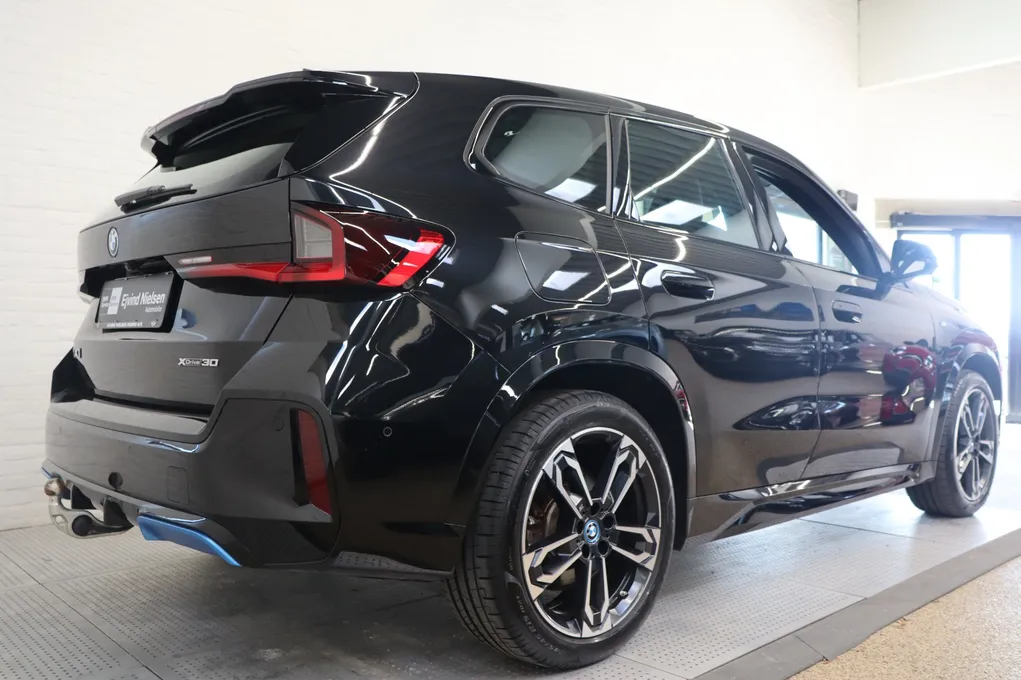 BMW iX1 xDrive30 M-Sport