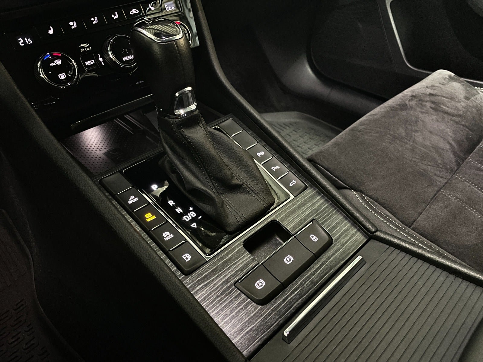 Skoda Superb TSi iV Business Executive Combi DSG