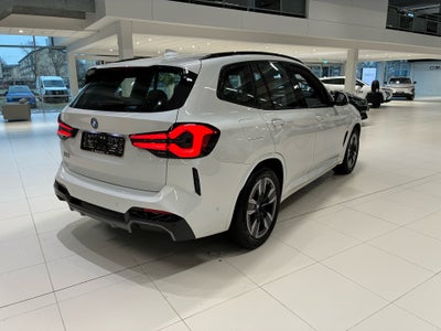 BMW iX3 Charged M-Sport billede 2