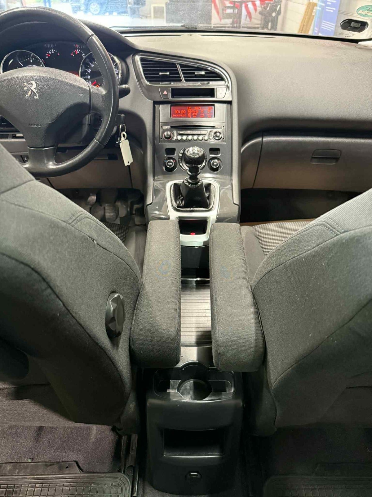 Billede af Peugeot 5008 1,6 HDi 114 Style 7prs