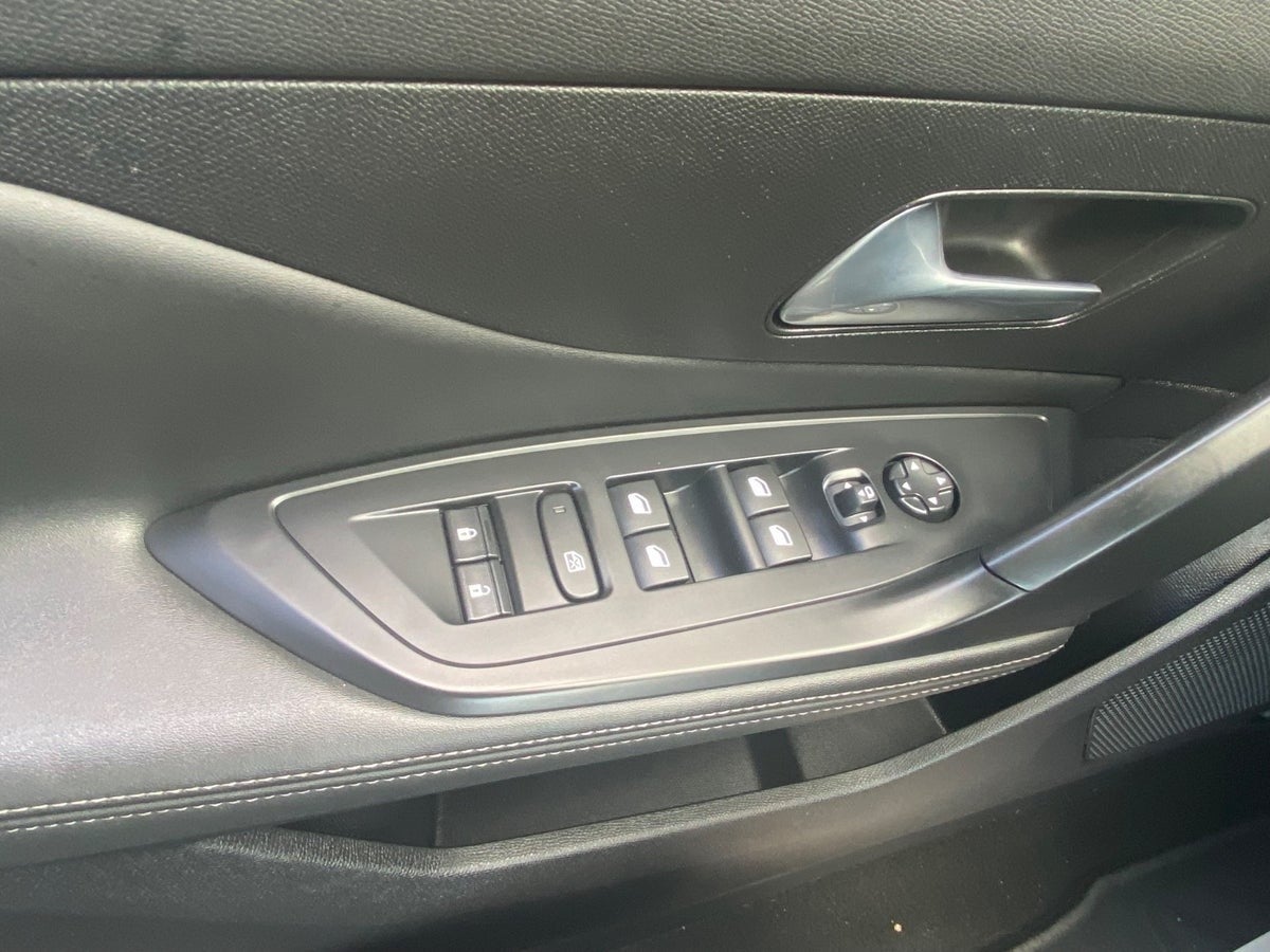 Billede af Peugeot 308 1,6 Hybrid First Selection EAT8