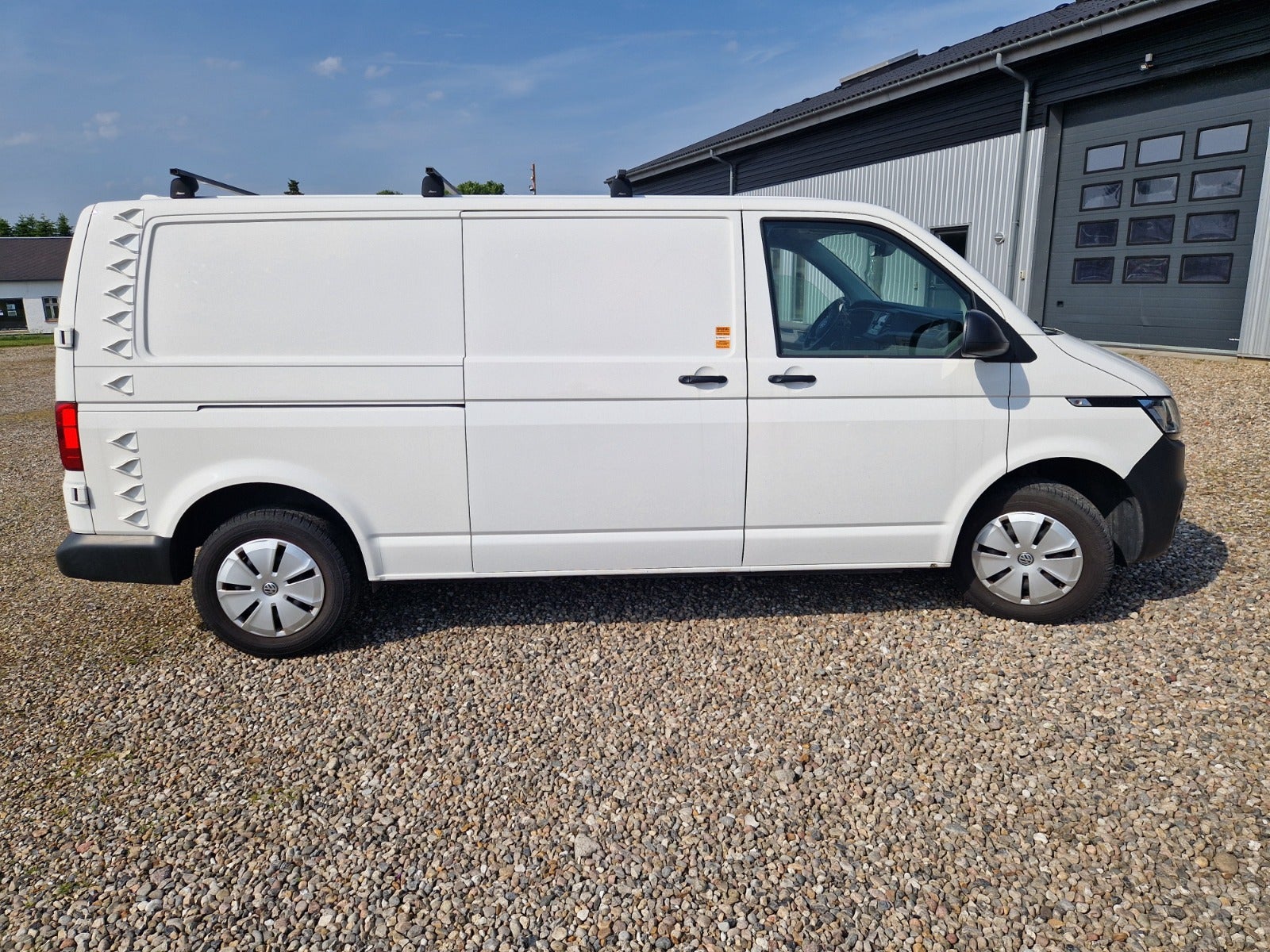 Billede af VW Transporter 2,0 TDi 110 Kassevogn lang