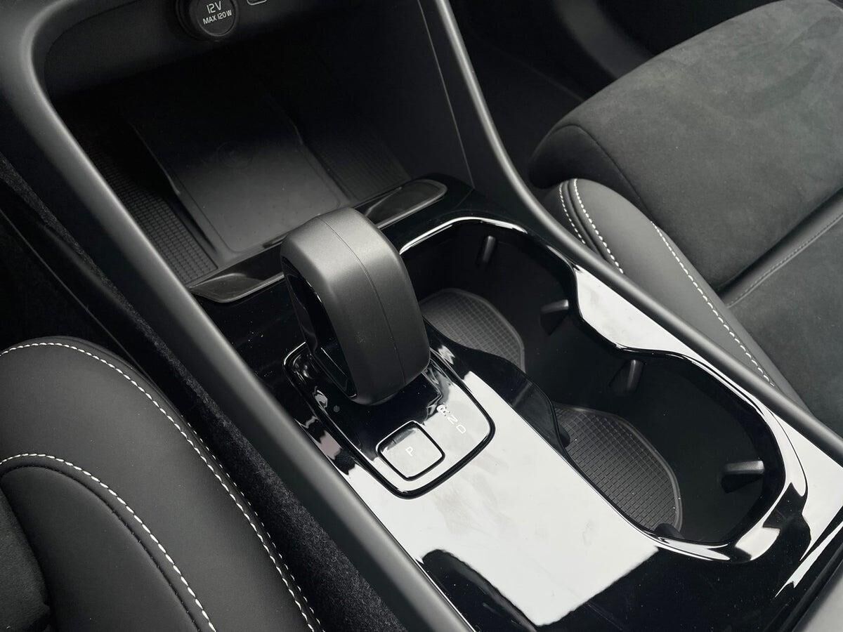 Volvo EX40 Extended Range Black Edition billede 9