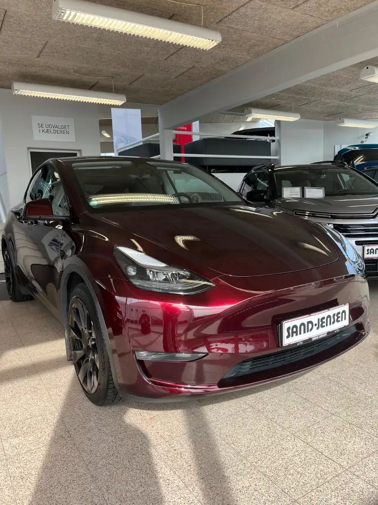 Tesla Model Y Long Range AWD