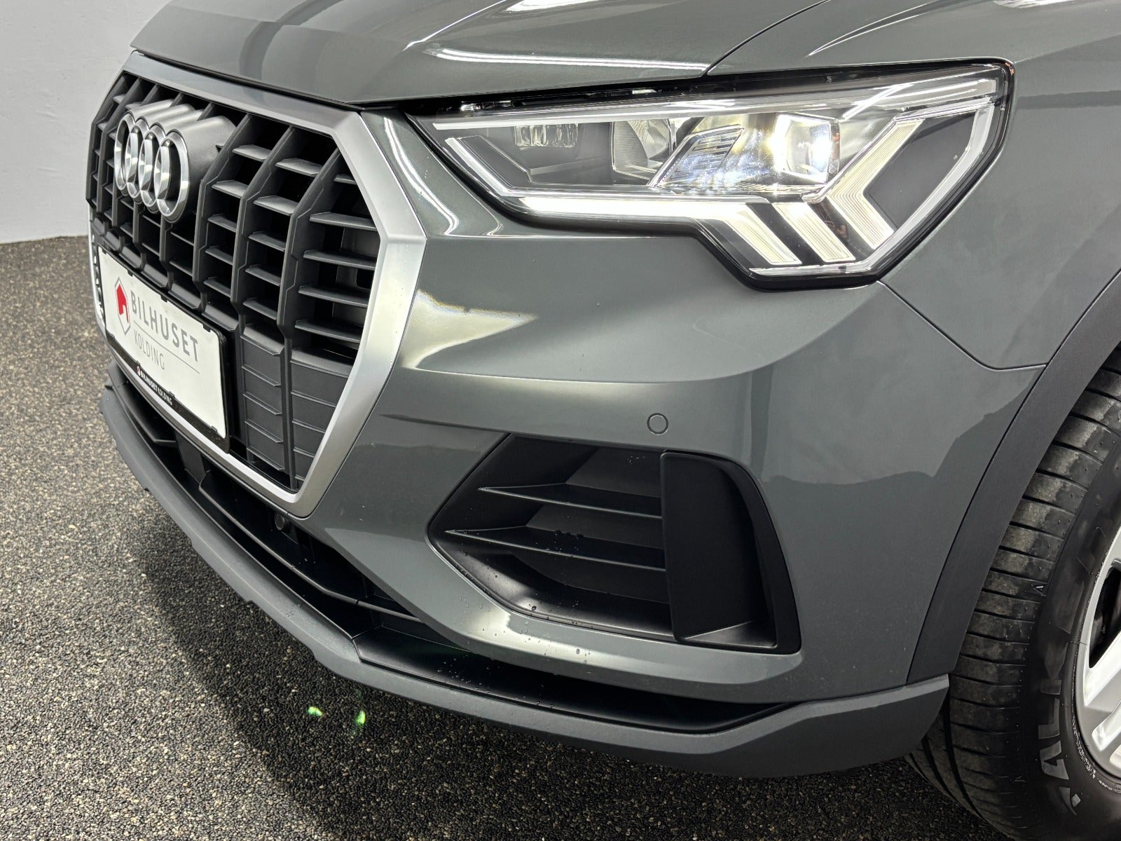 Billede af Audi Q3 45 TFSi e Attitude plus S-tr.
