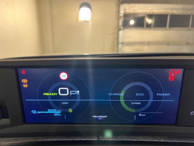 Peugeot e-5008 Allure Van