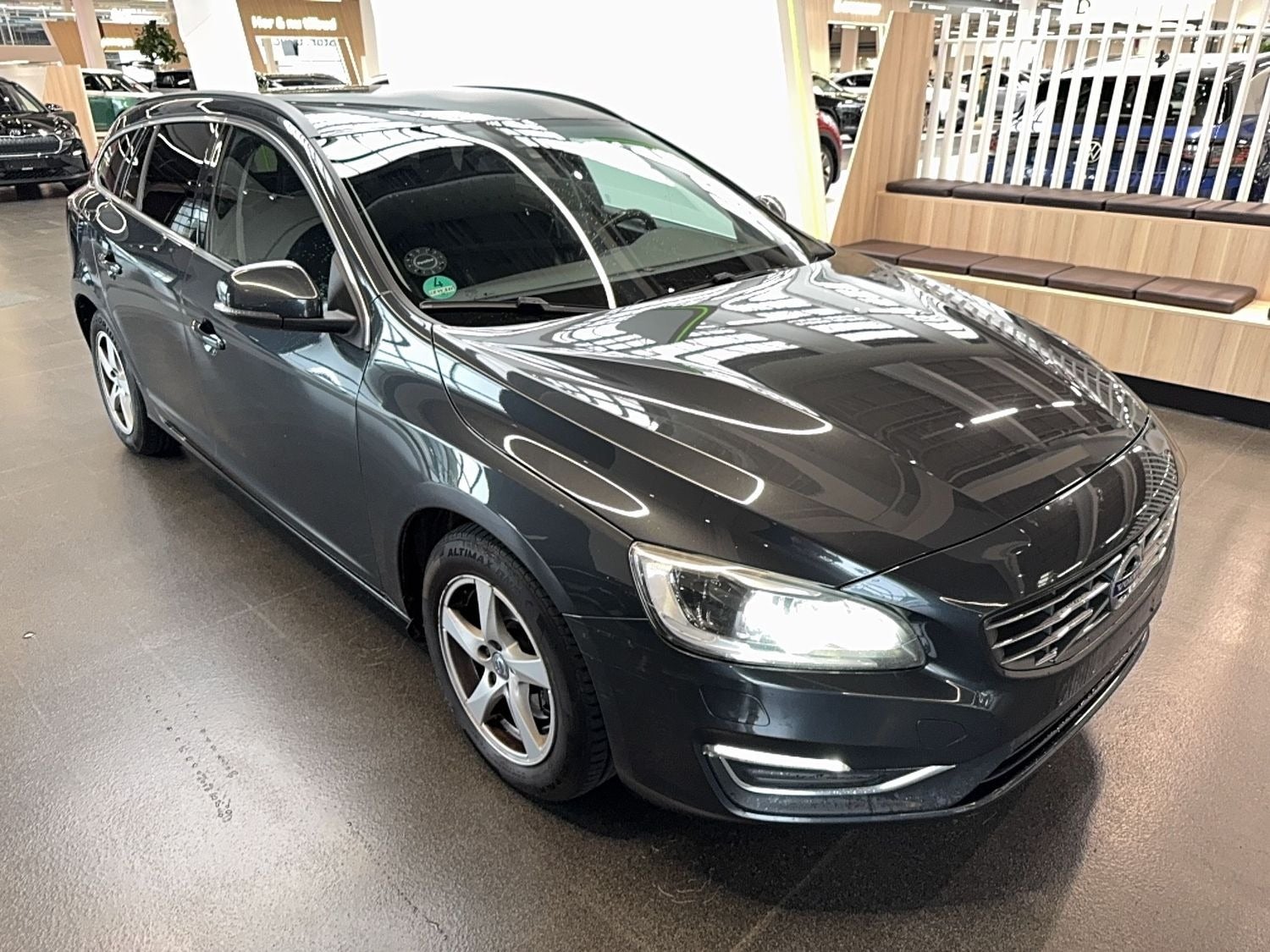 Volvo V60 CC D4 190 Momentum aut.