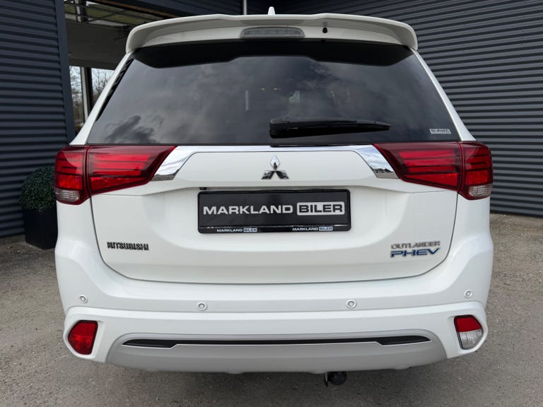 Mitsubishi Outlander PHEV Instyle CVT 4WD