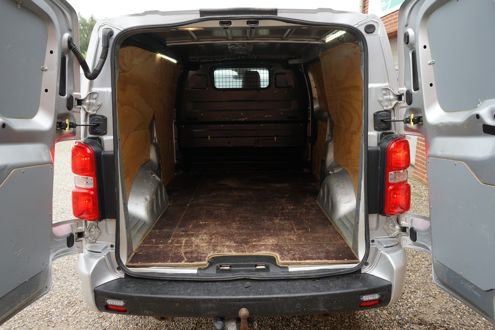 Billede af Peugeot Expert 2,0 BlueHDi 120 L3 Plus Van