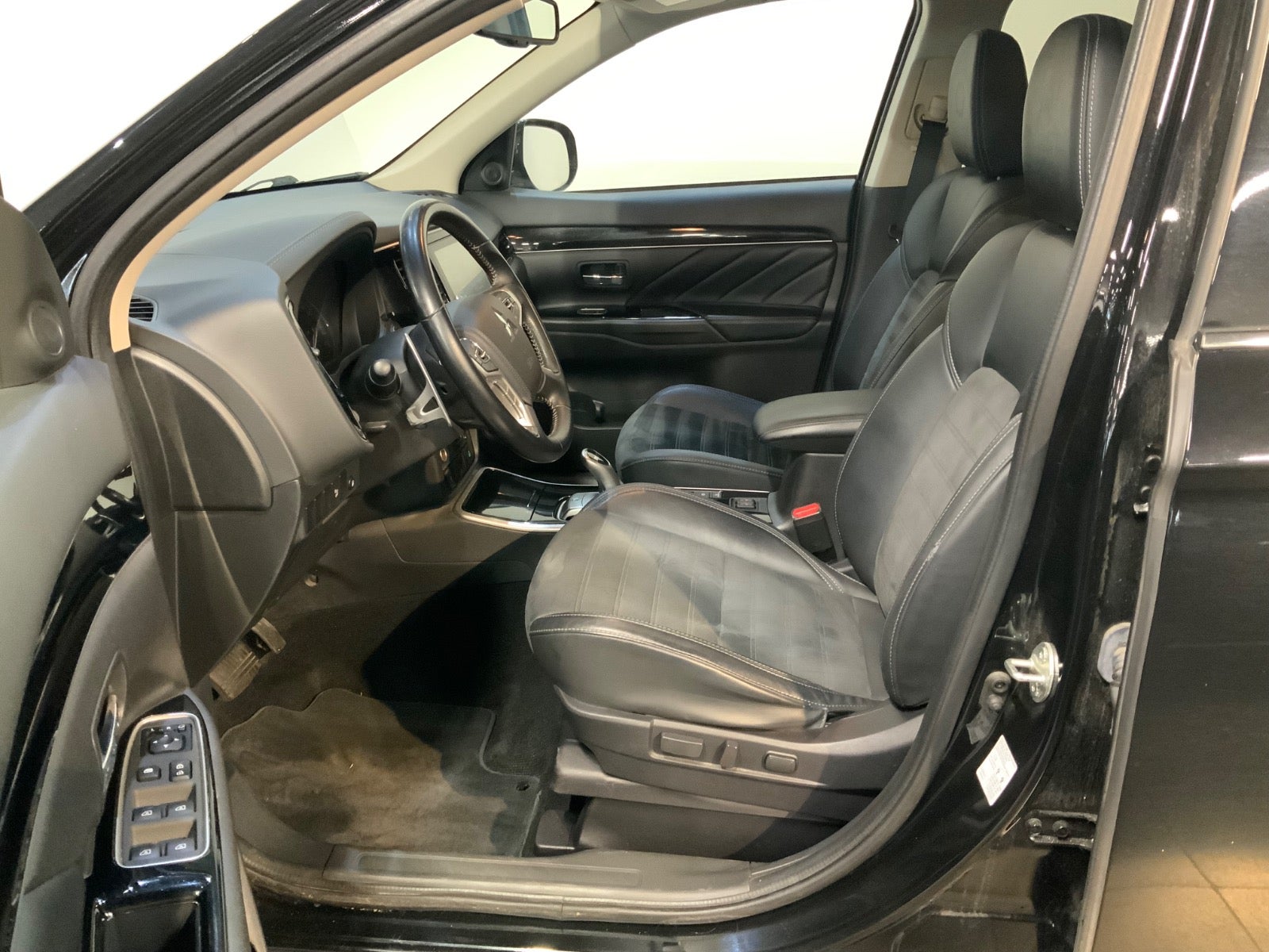 Mitsubishi Outlander (8/8)