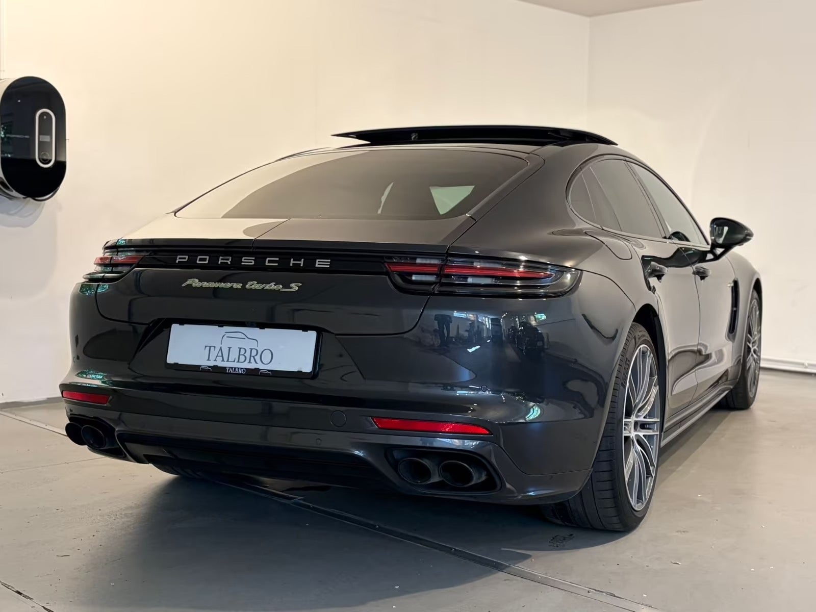 Porsche – Panamera Turbo S