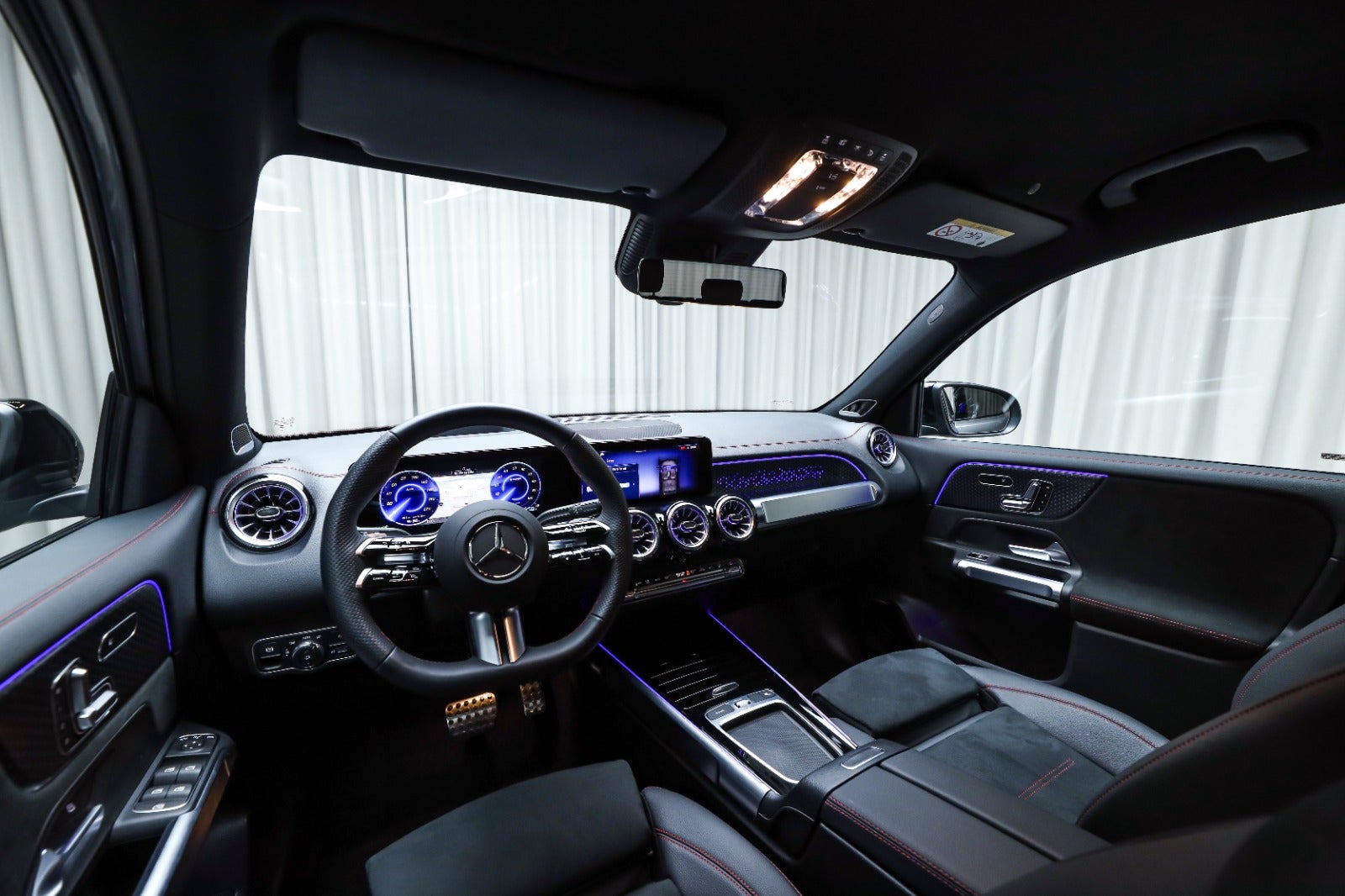 Mercedes-Benz EQB 250+ (4/8)