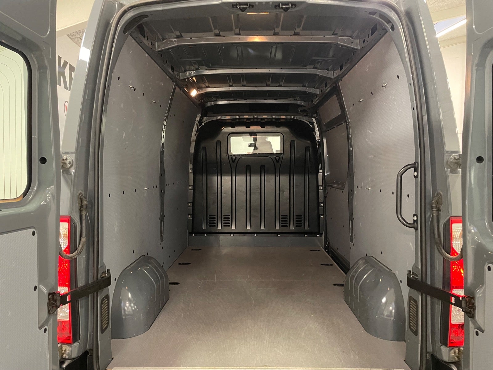 Billede af Renault Master IV T35 2,3 dCi 150 L2H2 Kassevogn aut.