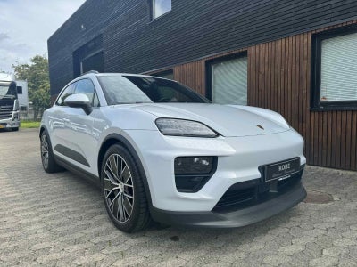 Porsche Macan 4   5d