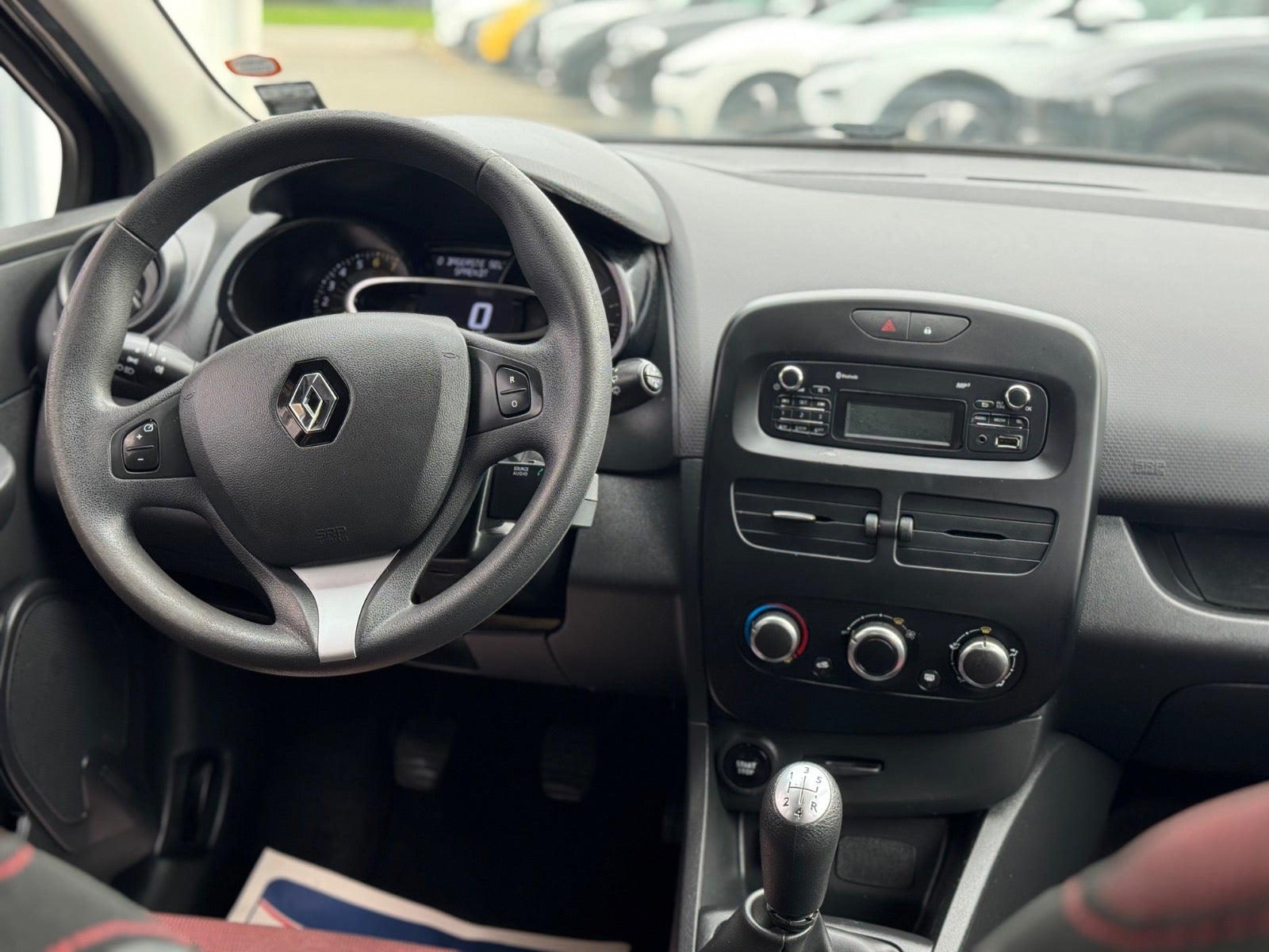 Billede af Renault Clio IV 1,2 16V Authentique Sport Tourer
