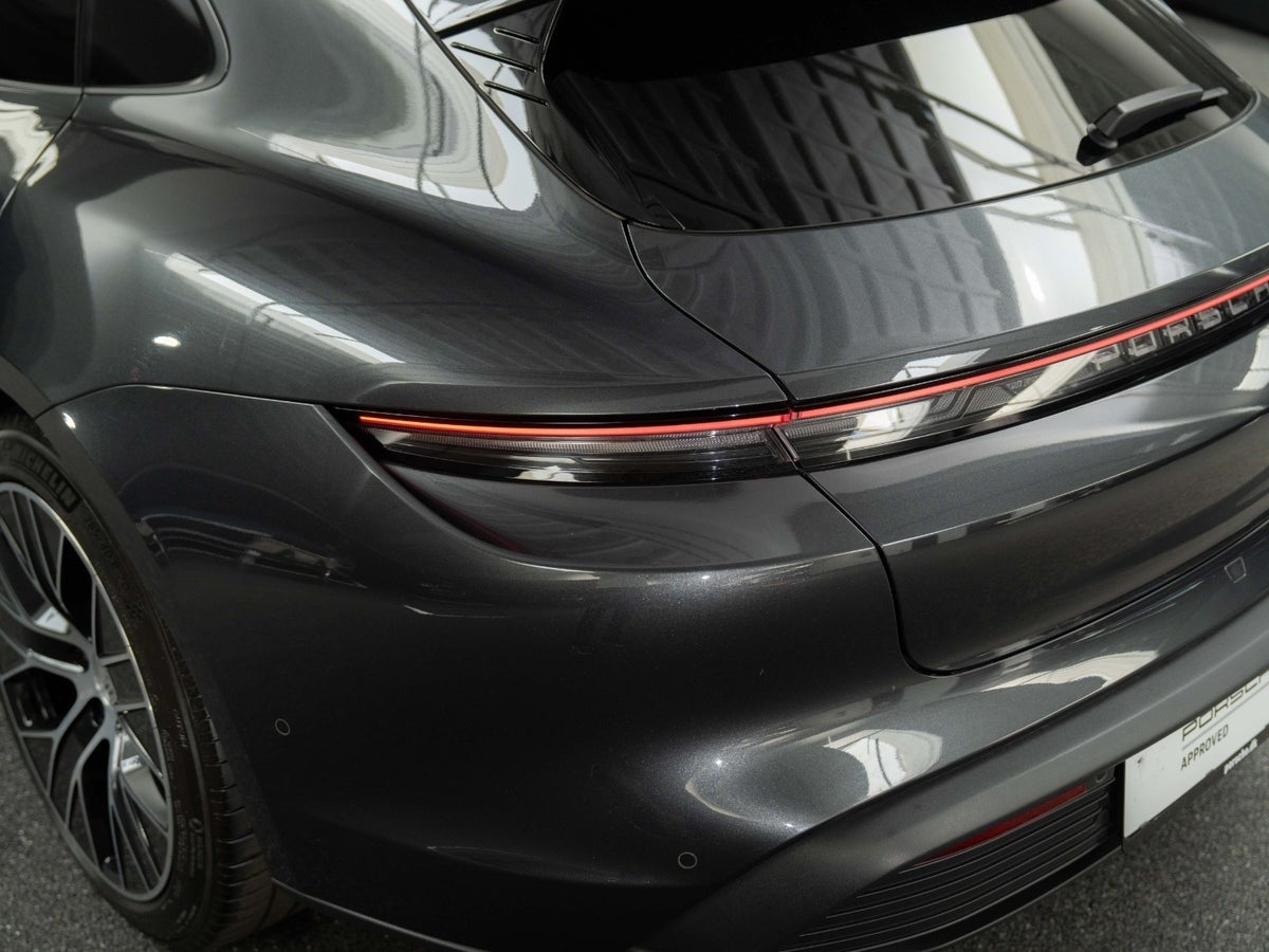 Gallery image 4 of 18