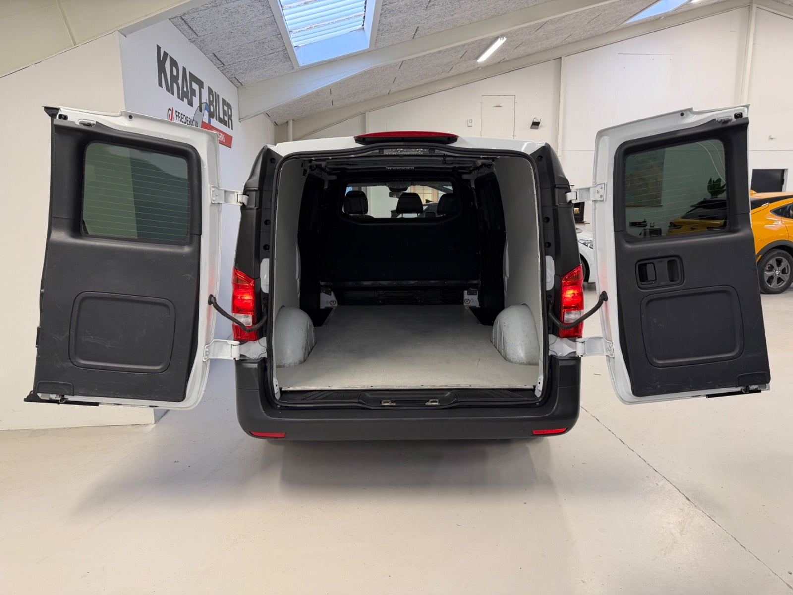 Billede af Mercedes eVito 129  Tourer PRO XL Van