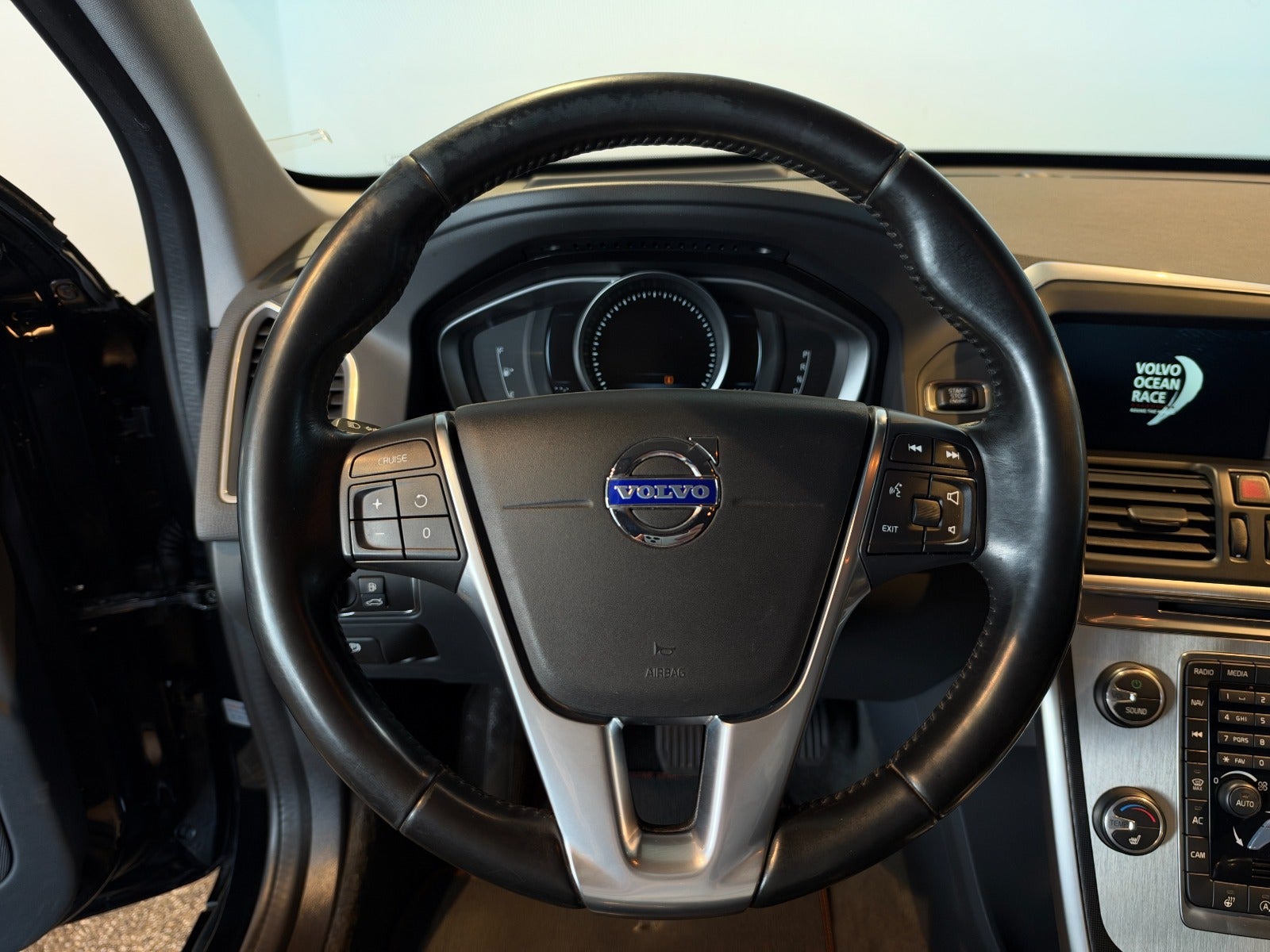 Volvo XC60 2,0 D4 190 Ocean Race aut. 5d - 14