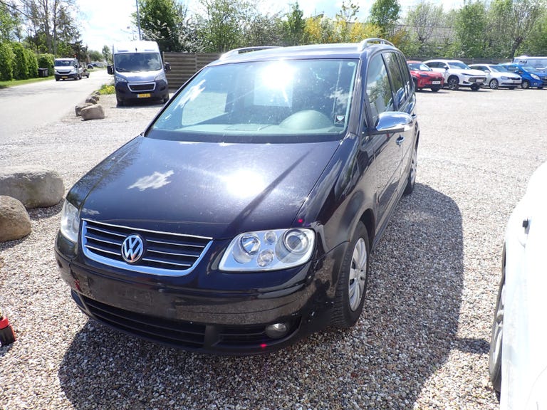 VW Touran TDi 140 Trendline DSG
