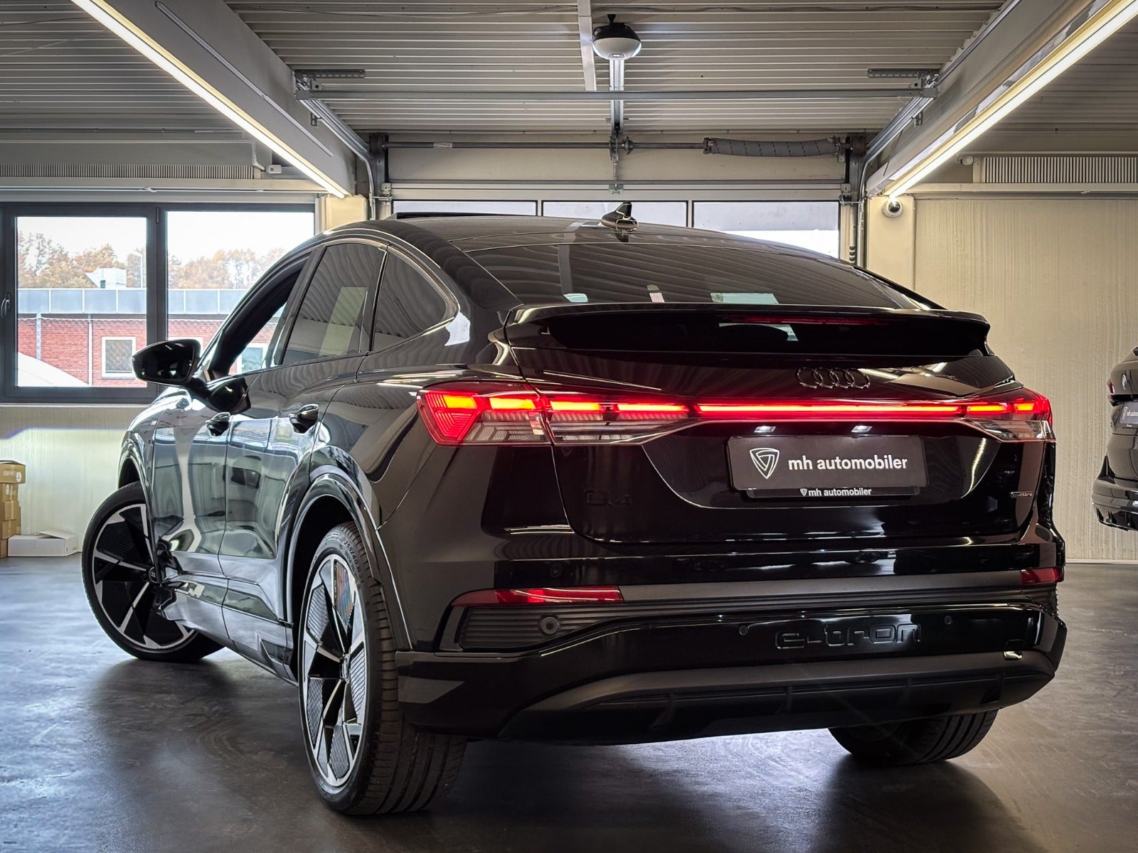 Billede af Audi Q4 e-tron 55 S-line Sportback quattro