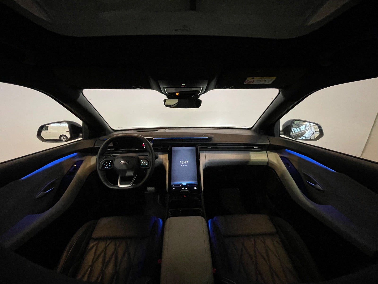 Ford Explorer Premium Extended Range AWD