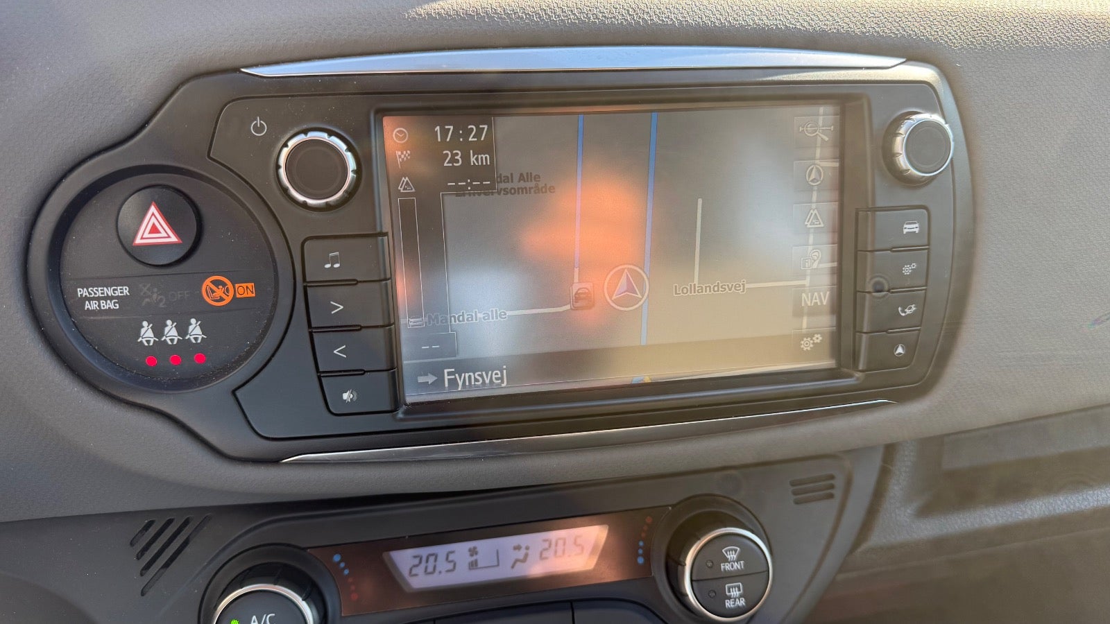 Toyota Yaris Hybrid H1 e-CVT