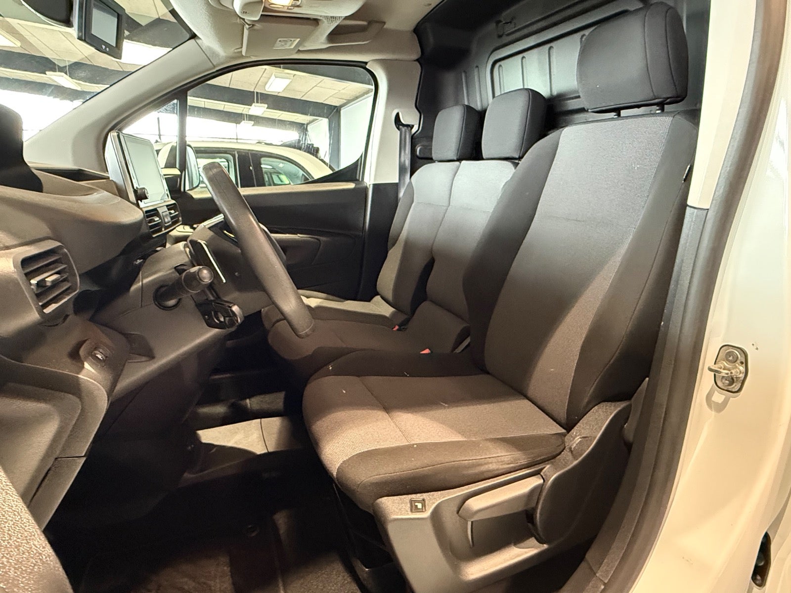Billede af Peugeot Partner 1,5 BlueHDi 130 L1V1 Plus EAT8 Van