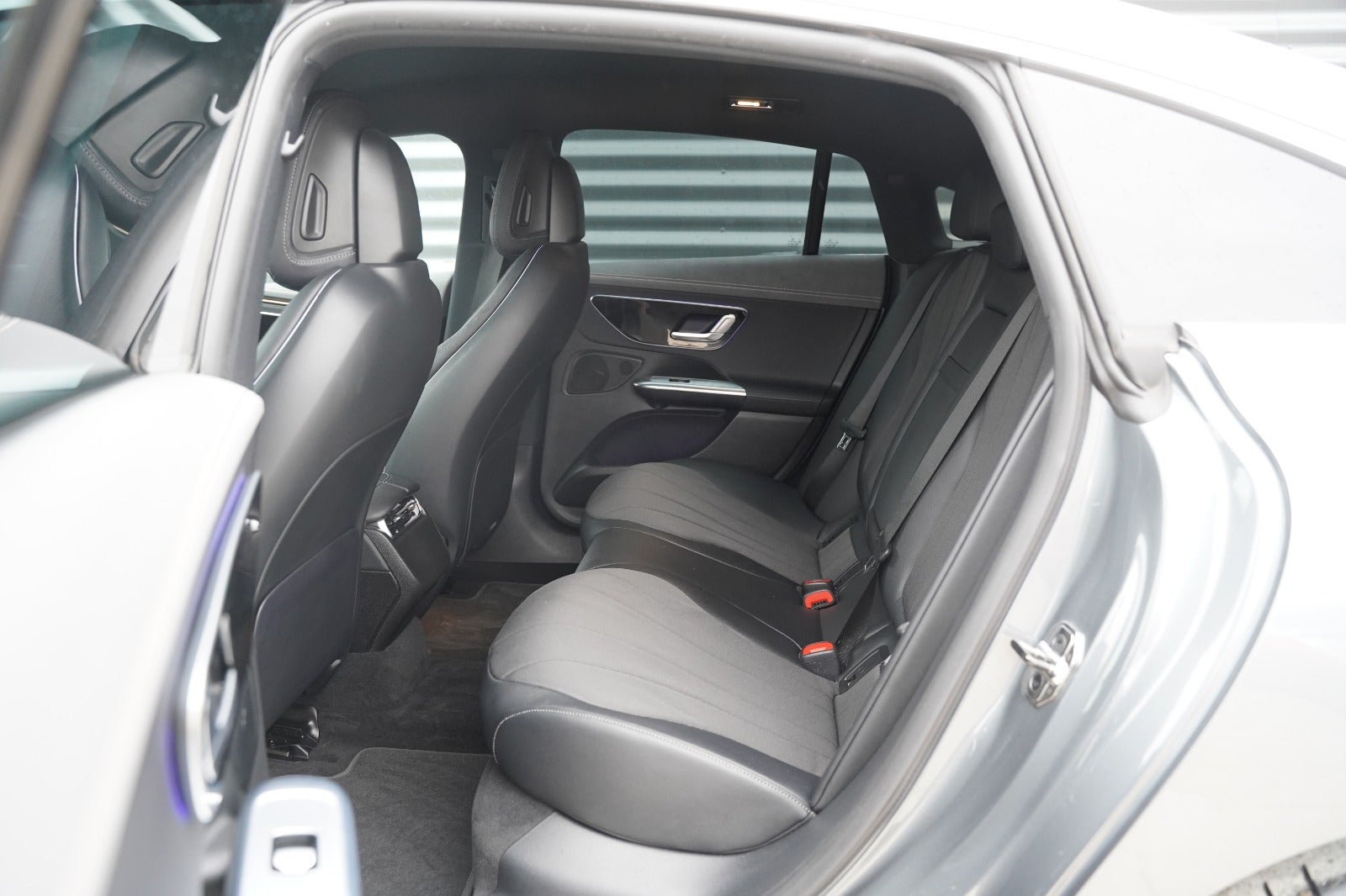 Billede af Mercedes EQE350+  Electric Art