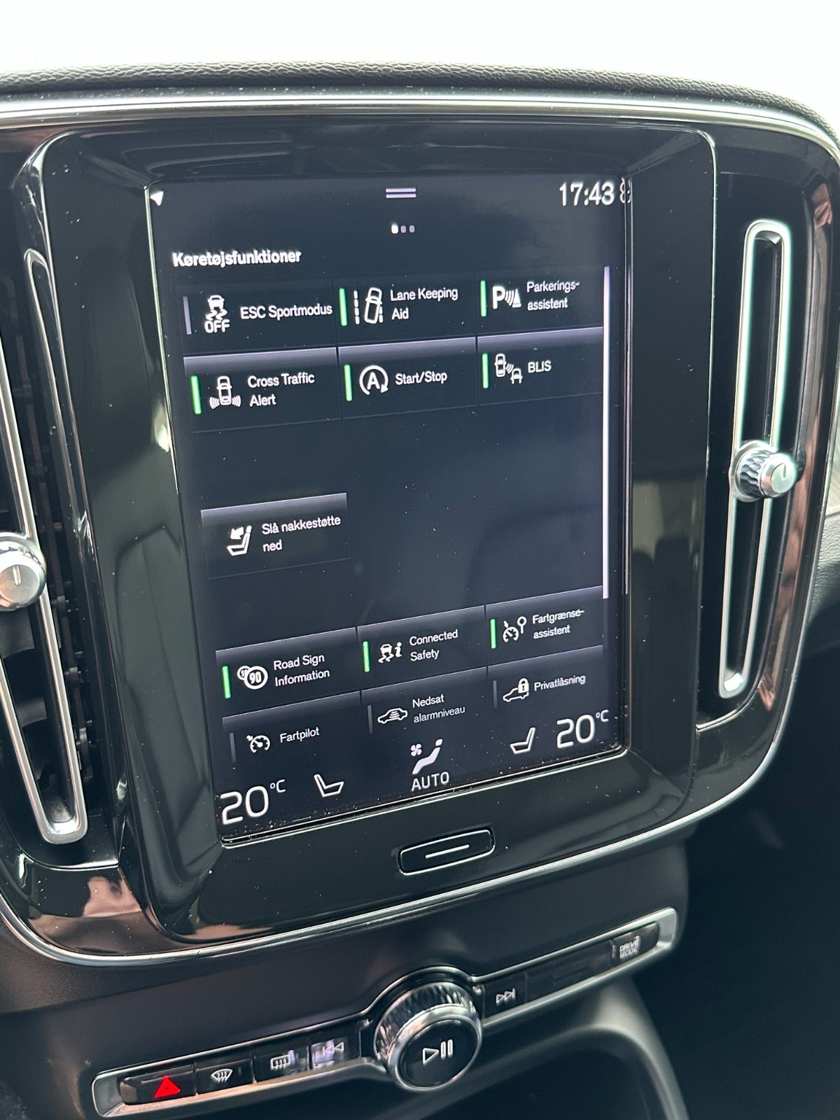 Billede af Volvo XC40 2,0 D3 150 Inscription aut.