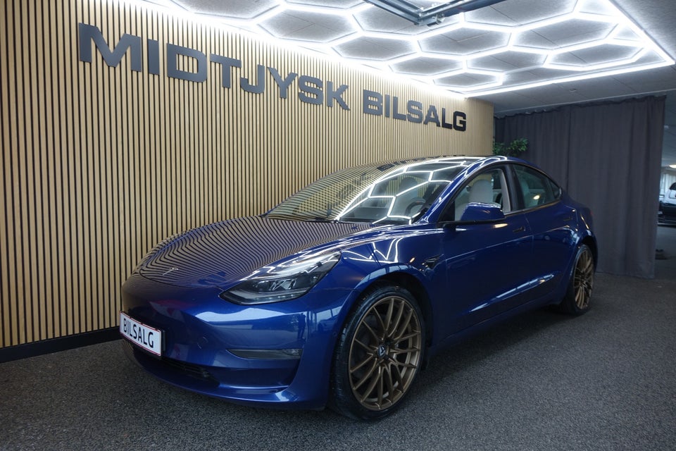 Tesla Model 3, Billede 2