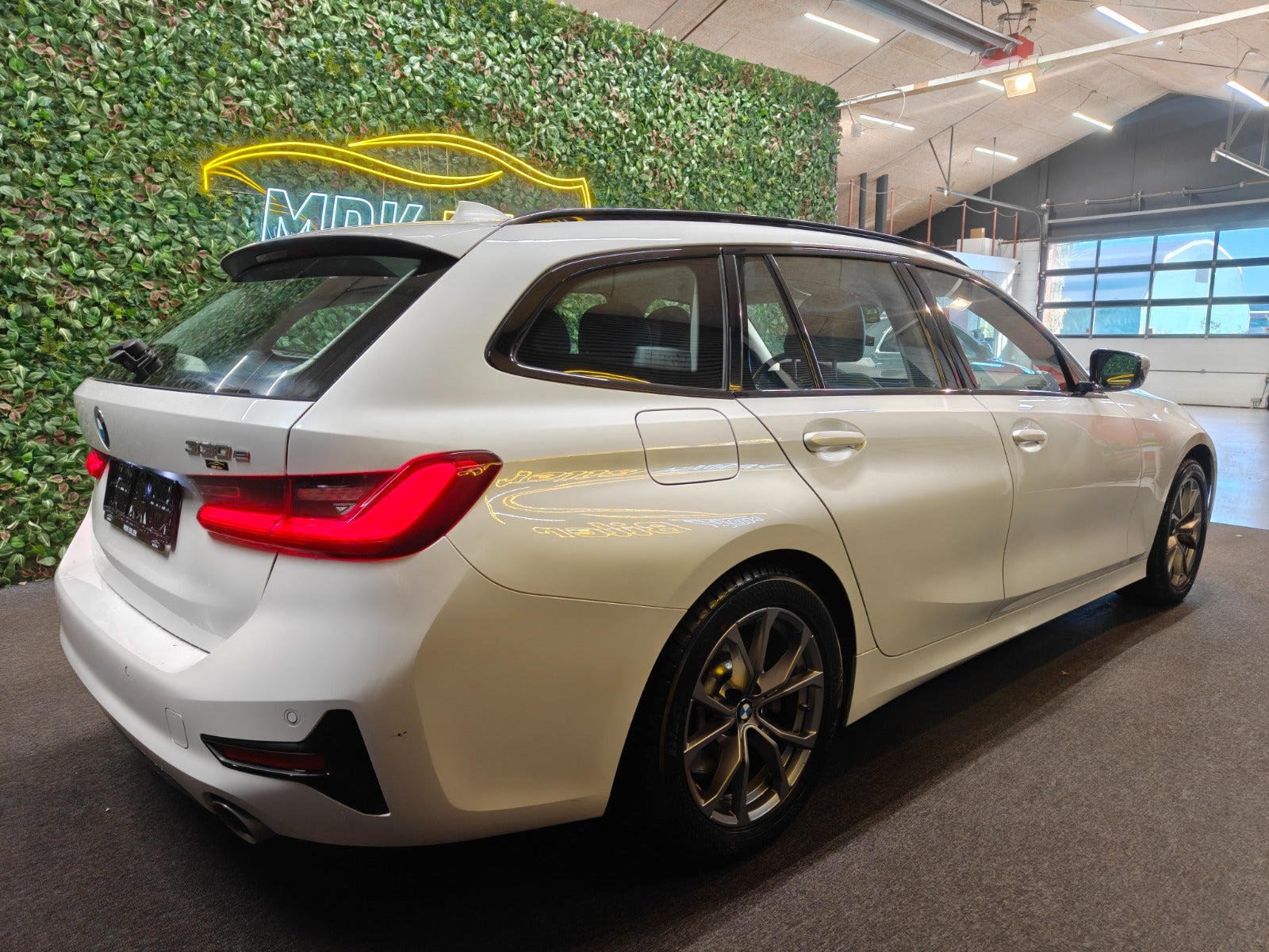 Billede af BMW 330e 2,0 Touring Sport Line aut.