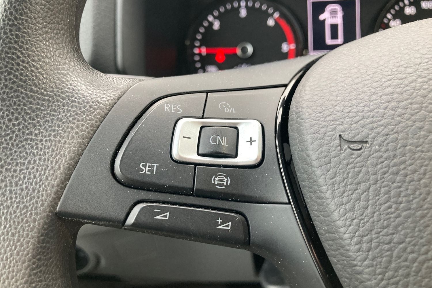 Billede af VW Crafter 35 2,0 TDi 140 Alukasse m/lift aut.