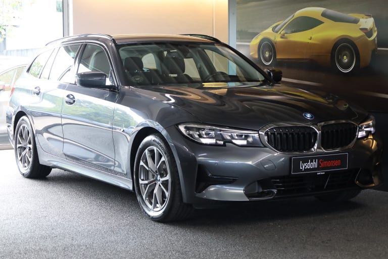 BMW 330e Touring Sport Line aut.