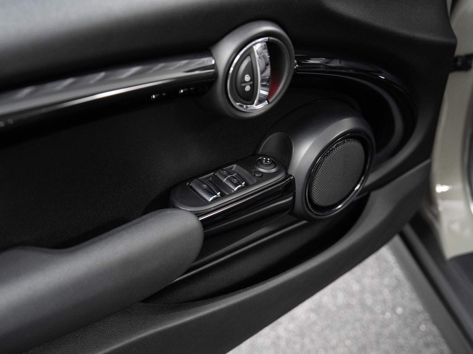 Gallery image 11 of 17