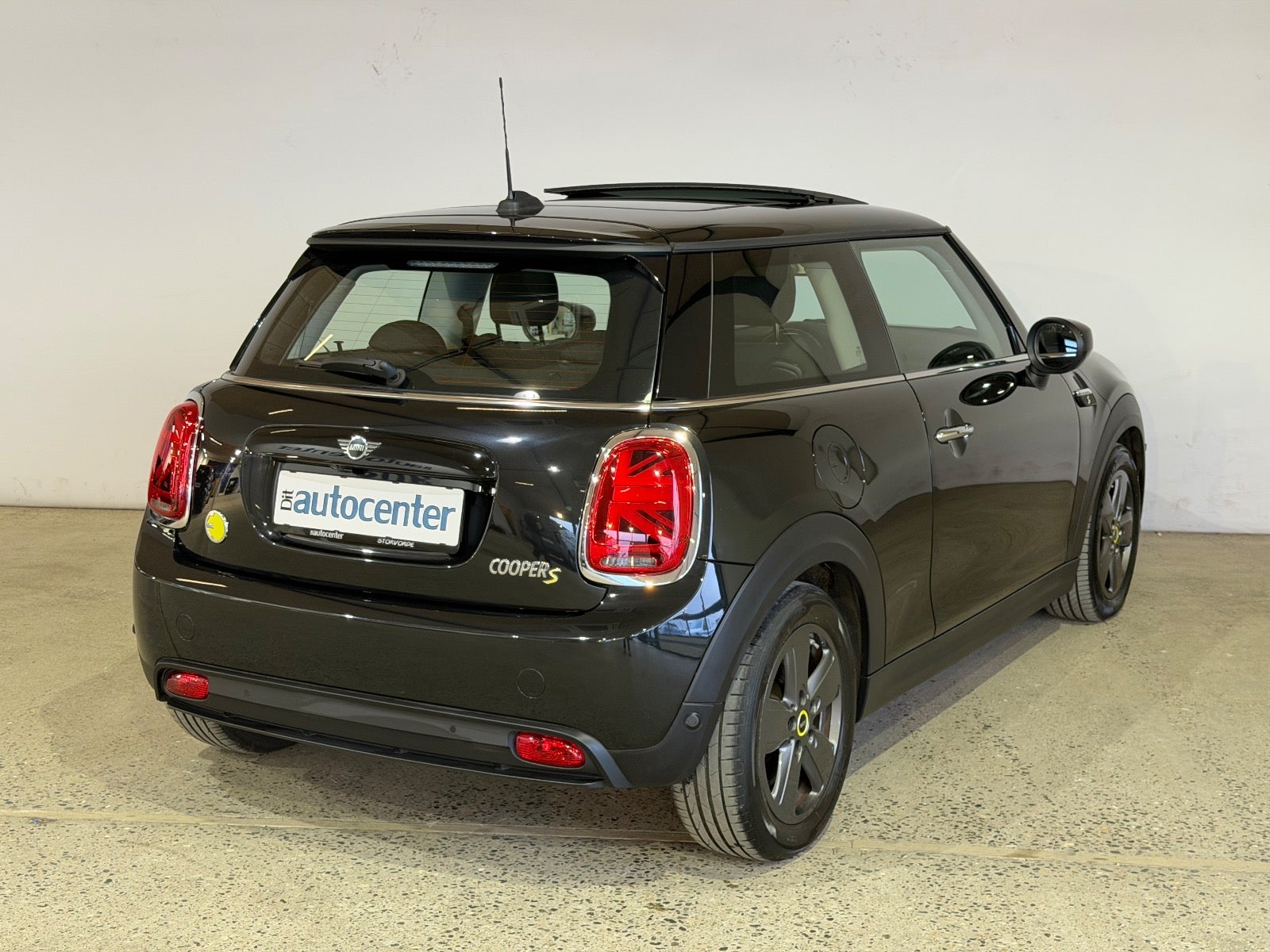 MINI Cooper SE Essential
