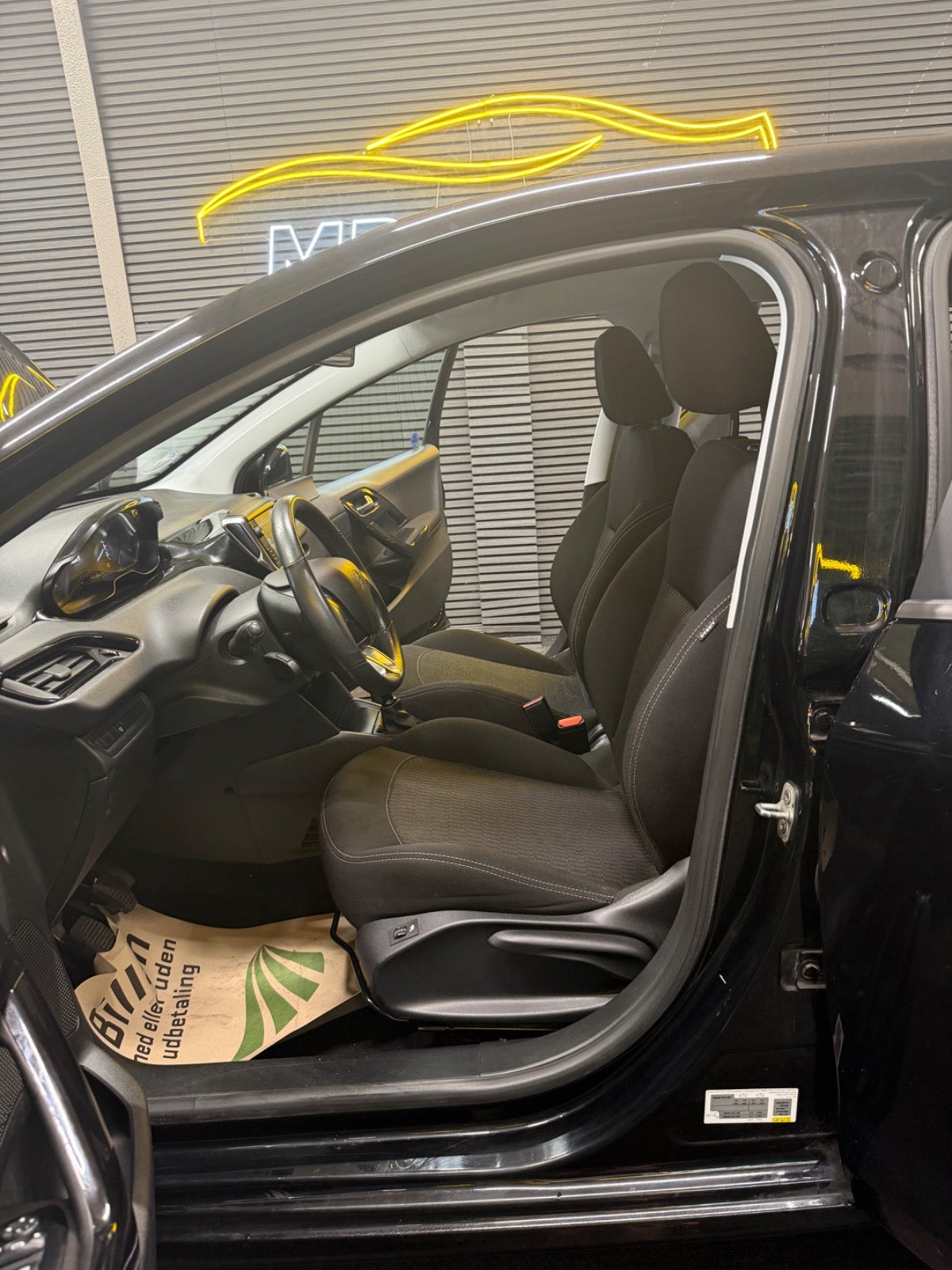 Billede af Peugeot 208 1,5 BlueHDi 100 Envy+