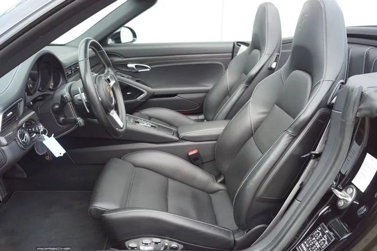 Porsche 911 Carrera 4 GTS Cabriolet PDK