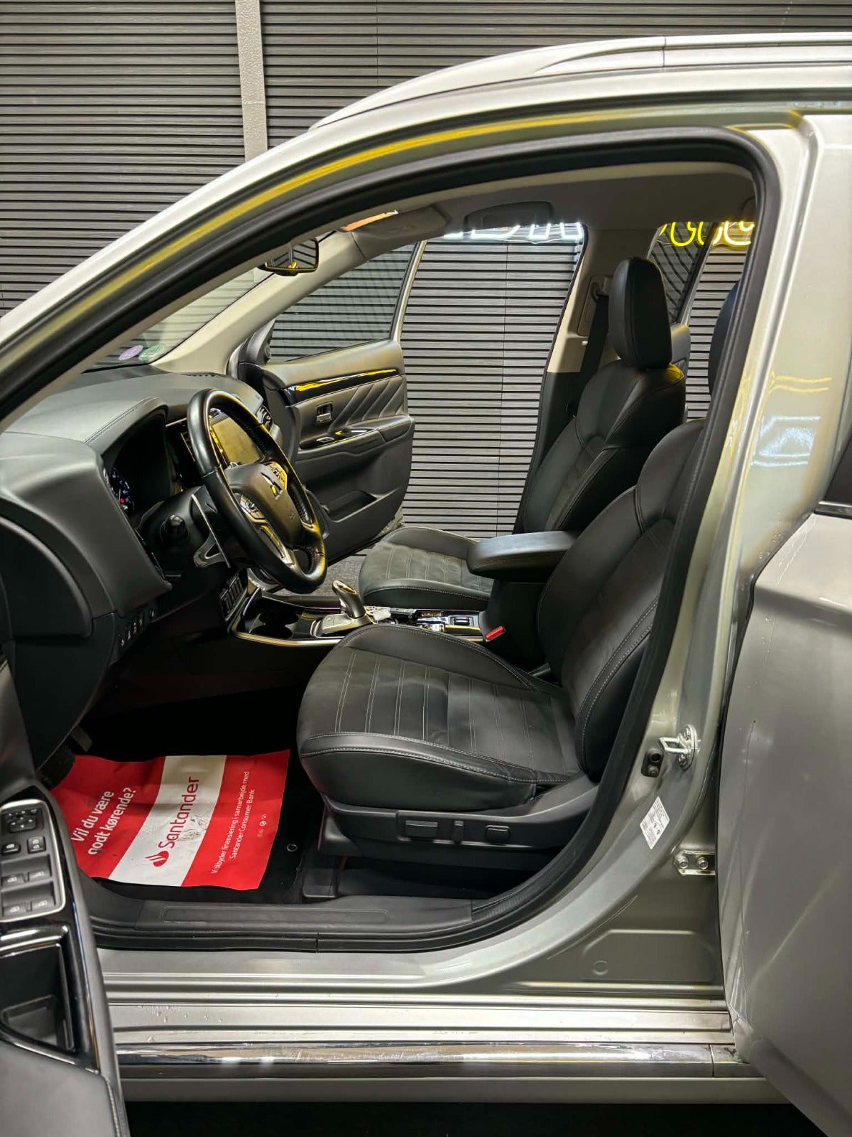 Billede af Mitsubishi Outlander 2,4 PHEV Inform CVT 4WD