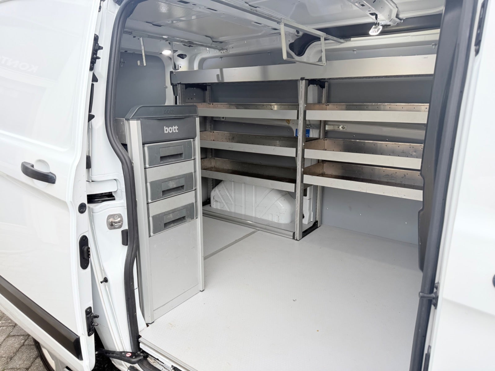 Ford Transit Custom 300 L1, Billede 9