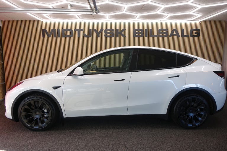 Tesla Model Y Long Range AWD