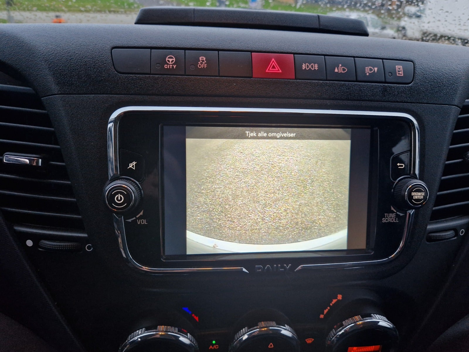 Billede af Iveco Daily 2,3 35S16 Alukasse m/lift AG8