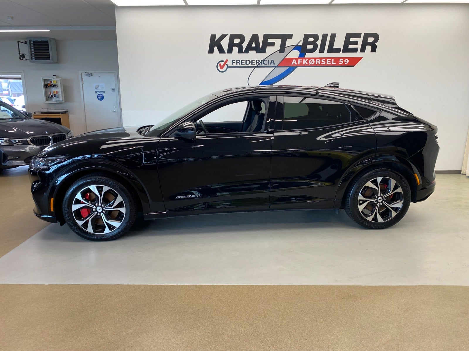 Billede af Ford Mustang Mach-E 98 Premium Extended Range