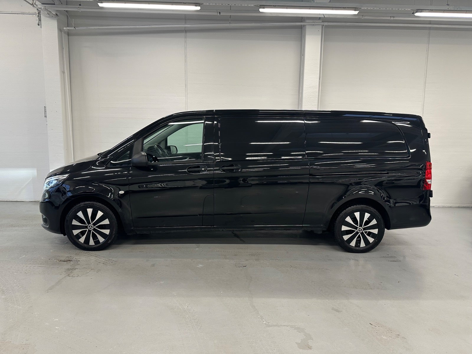 Billede af Mercedes Vito 119 2,0 CDi Kassevogn aut. XL RWD