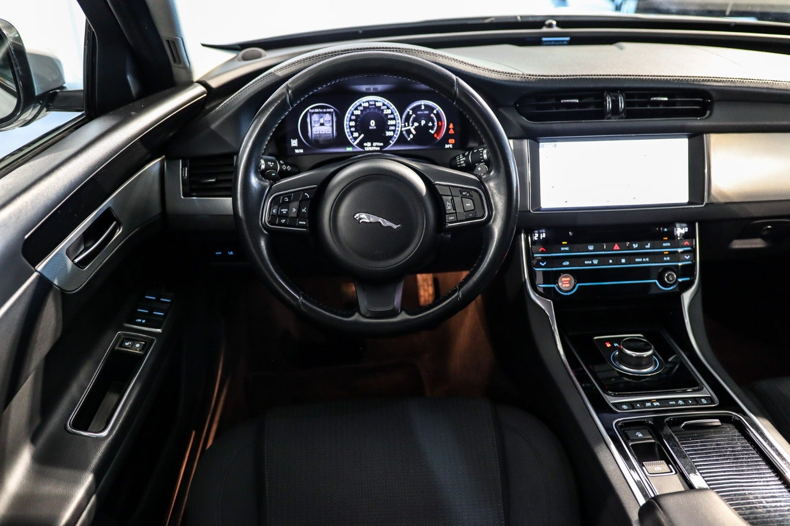 Billede af Jaguar XF 2,0 D180 Pure aut.