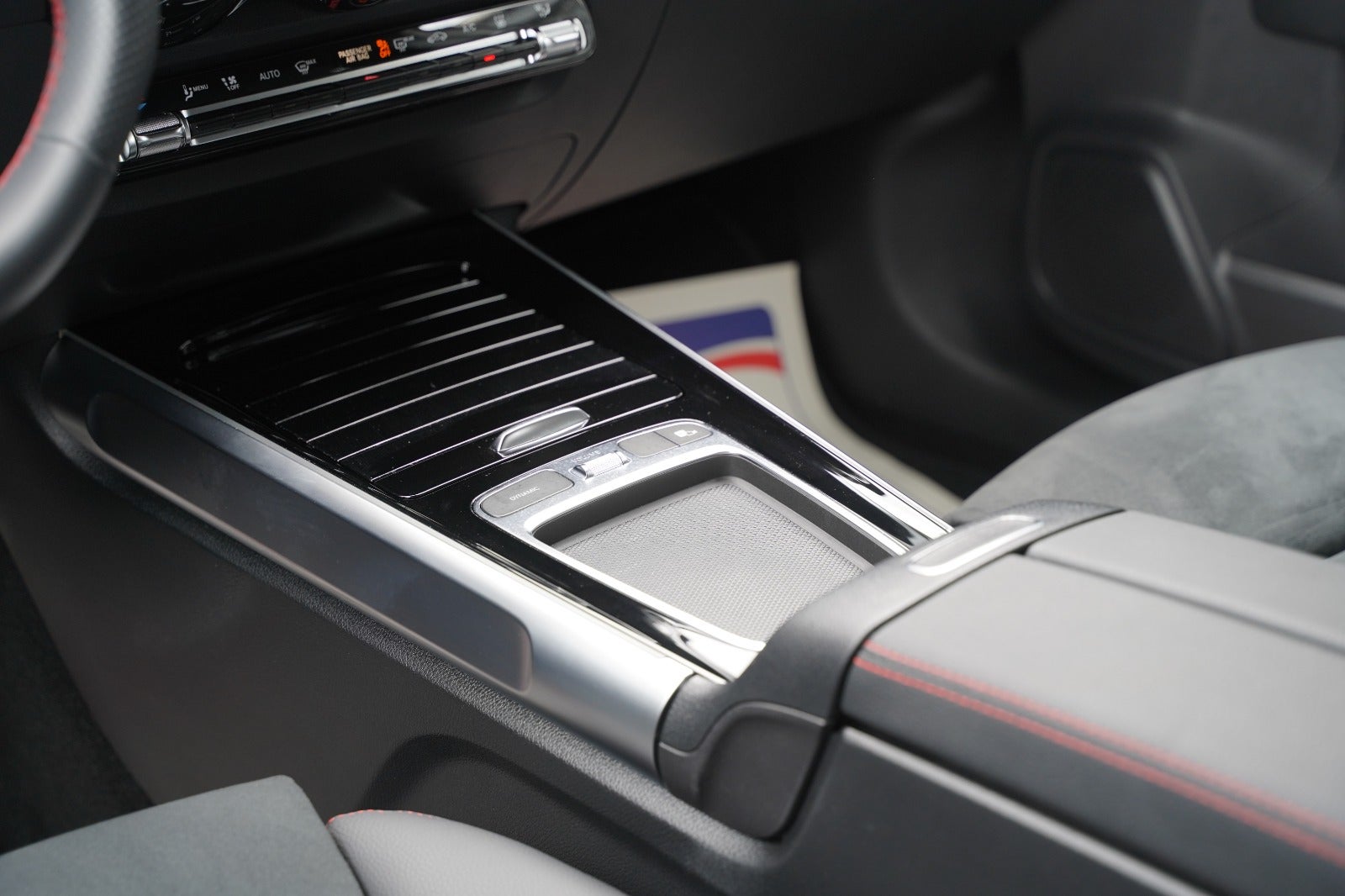 Billede af Mercedes EQB300  AMG Line 4Matic