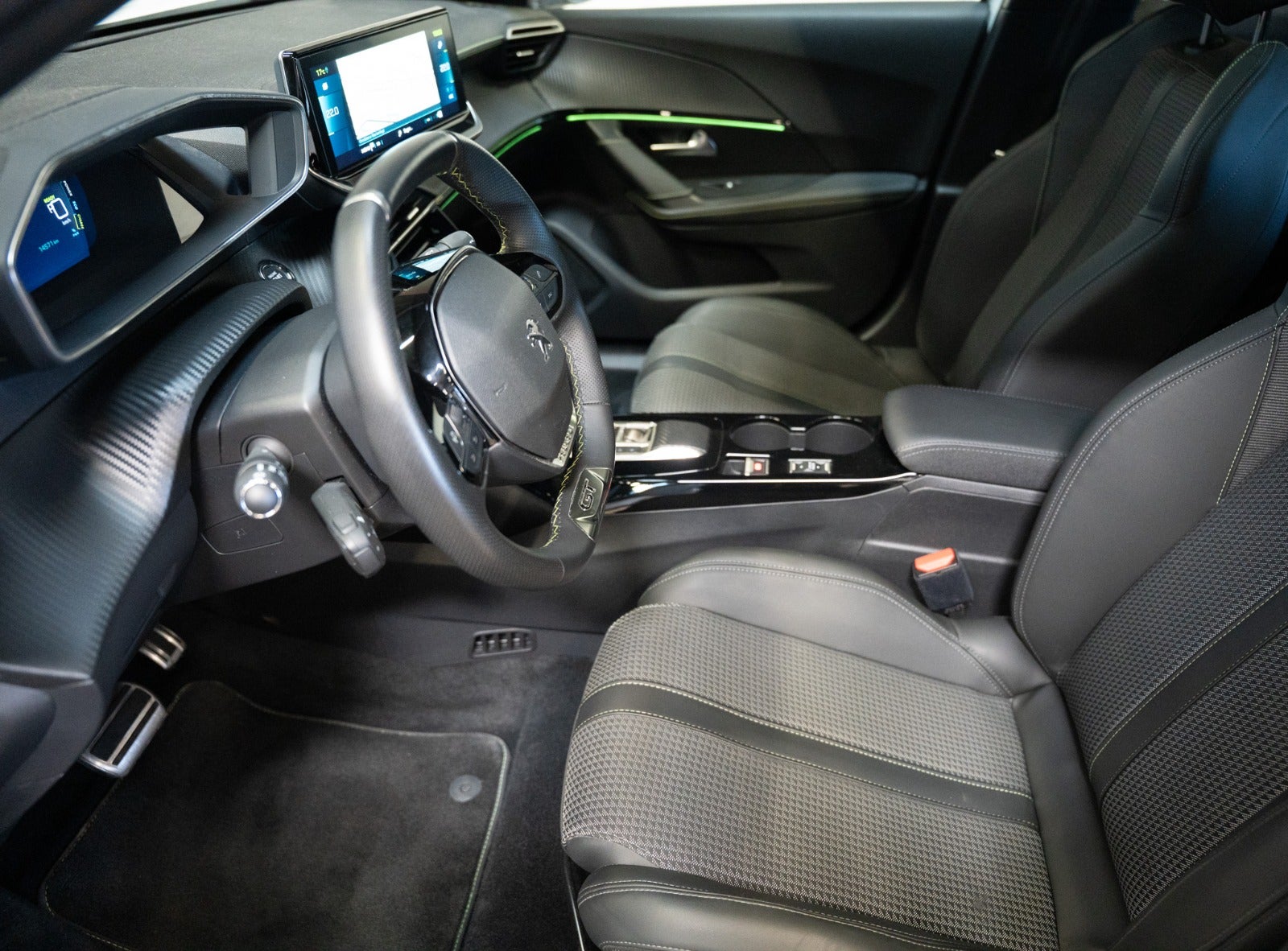 Billede af Peugeot e-2008 50 GT Sky